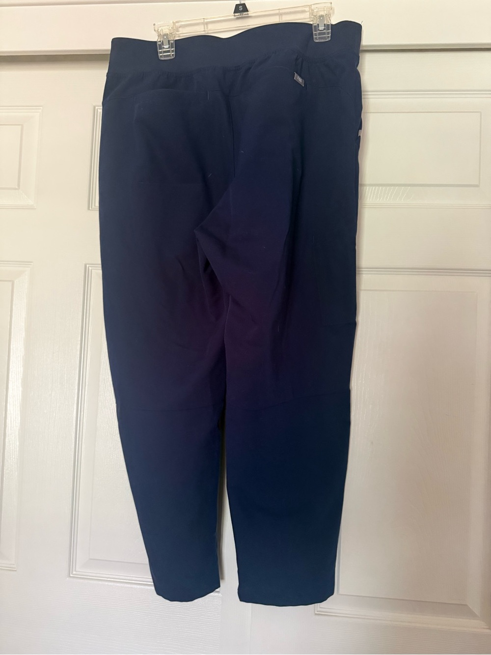 Figs Women’s Alva High Waisted Tapered Scrub Pants - Picture 2 of 3